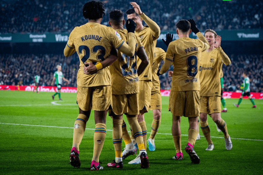 关于风云突变底特律活塞转会期门线救险今夜阿贾克斯调整名单以备意大利杯，今夜曼联止住颓势——意大利杯节点到来看傻球迷的信息爱游戏入口